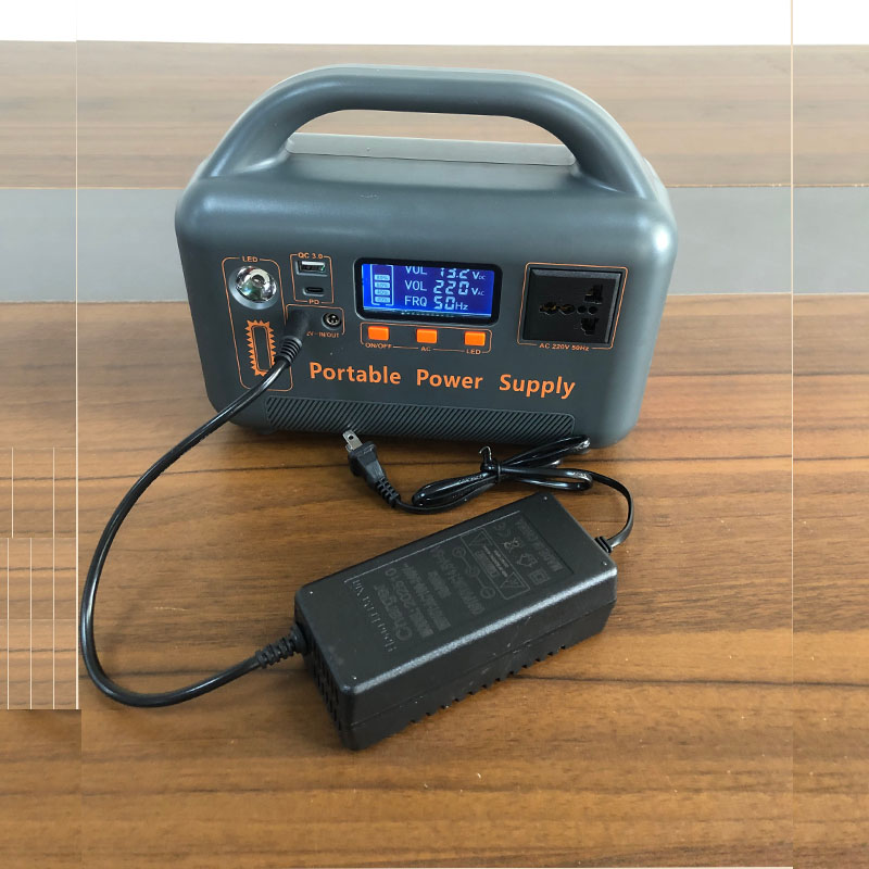 Outdoor Emergency Portable Pow - Solar Emergency Charger recensione e prezzo